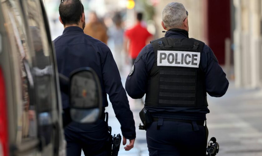 Le point sur l’attaque au couteau d’un policier près des Champs-Elysées